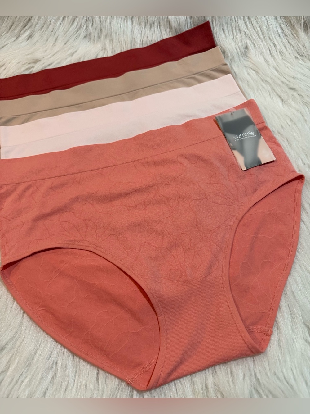 FOUR PAIRS Ladies Yummie Seamless Briefs Nylon Spandex Multicolor Size XL NWT